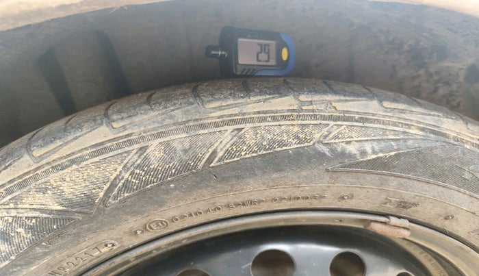 2010 Maruti SX4 VXI, Petrol, Manual, 1,26,148 km, tyre