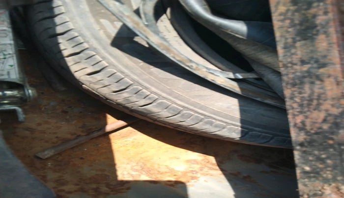 2012 Hyundai Santro Xing GLS PLUS AUDIO, Petrol, Manual, 1,10,818 km, tyre