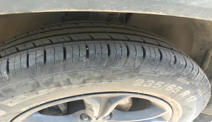 2019 Tata Harrier XT 2.0L KRYOTEC DARK EDITION, Diesel, Manual, 66,167 km, tyre