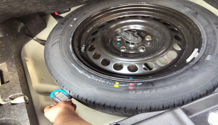 2022 Maruti BREZZA VXI SMART HYBRID, Petrol, Manual, 37,519 km, tyre