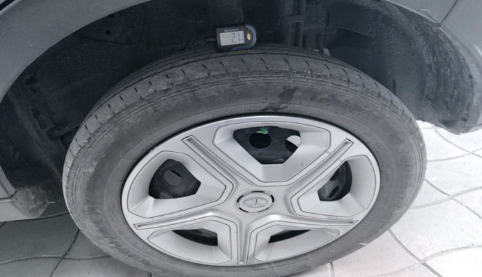 2021 Tata NEXON XM PETROL, Petrol, Manual, 67,330 km, tyre