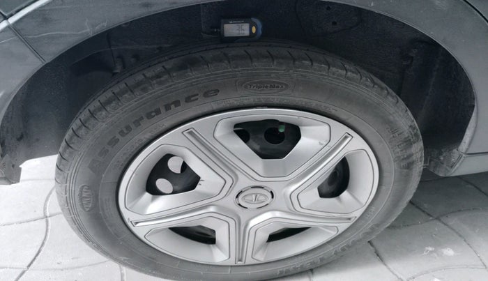 2021 Tata NEXON XM PETROL, Petrol, Manual, 67,330 km, tyre