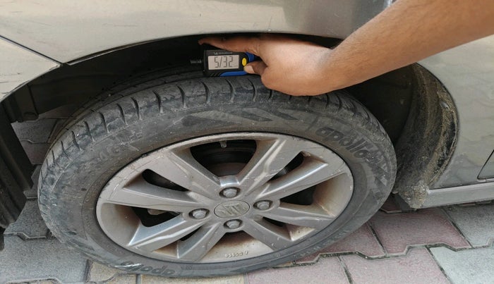 2015 Maruti Wagon R Stingray VXI, Petrol, Manual, 78,728 km, tyre