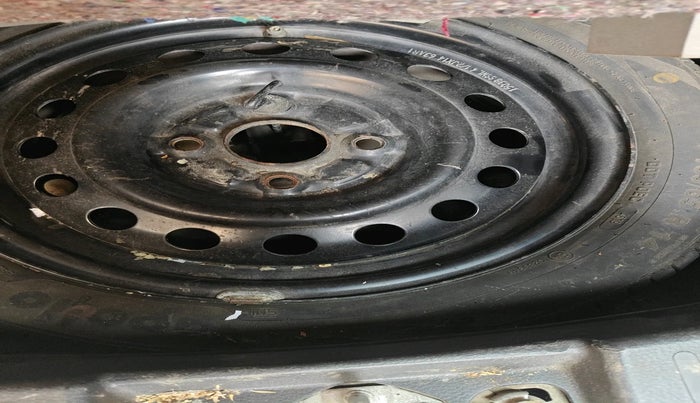 2015 Maruti Wagon R Stingray VXI, Petrol, Manual, 78,728 km, tyre