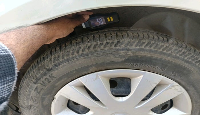 2015 Maruti Swift Dzire VXI, Petrol, Manual, 60,567 km, tyre