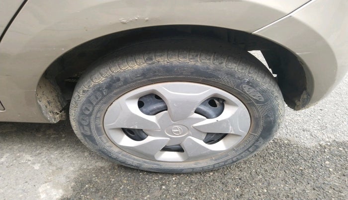 2015 Tata Bolt XM REVOTRON, Petrol, Manual, 44,533 km, tyre