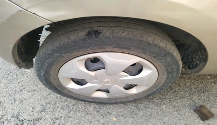 2015 Tata Bolt XM REVOTRON, Petrol, Manual, 44,533 km, tyre