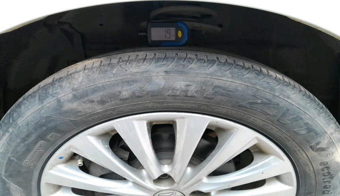 2015 Maruti Ciaz VDI +, Diesel, Manual, 2,46,081 km, tyre