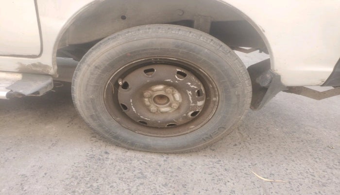 2015 Maruti Eeco 5 STR WITH A/C+HTR, Petrol, Manual, 1,77,235 km, tyre