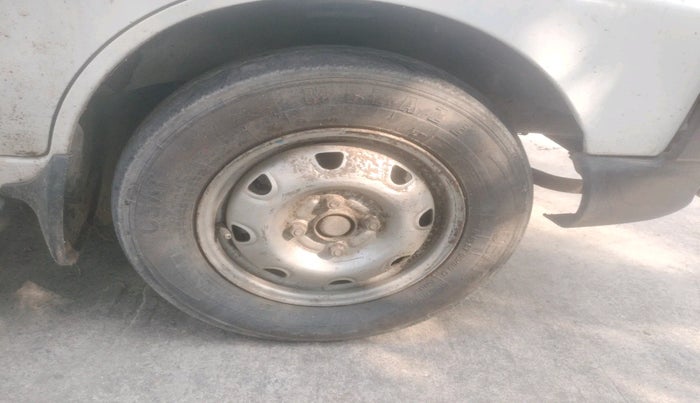 2015 Maruti Eeco 5 STR WITH A/C+HTR, Petrol, Manual, 1,77,235 km, tyre