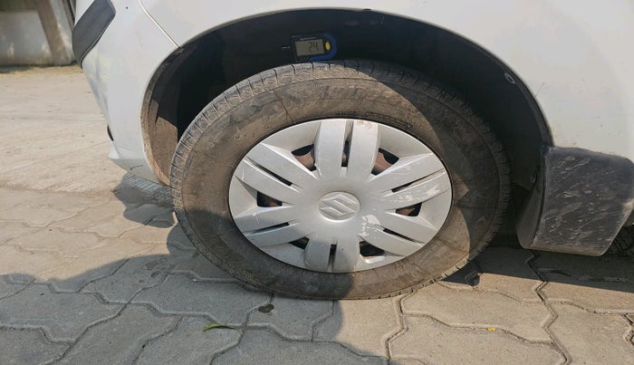 2015 Maruti Alto 800 LXI, Petrol, Manual, 1,04,025 km, tyre