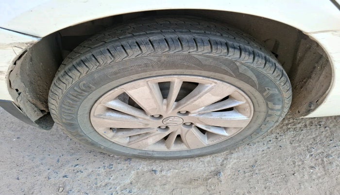 2015 Maruti Swift ZDI, Diesel, Manual, 1,24,256 km, tyre