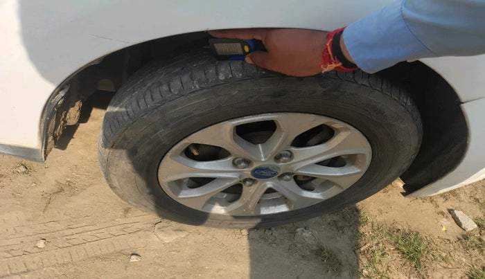 2015 Ford New Figo TITANIUM 1.2 PETROL MT, Petrol, Manual, 74,682 km, tyre