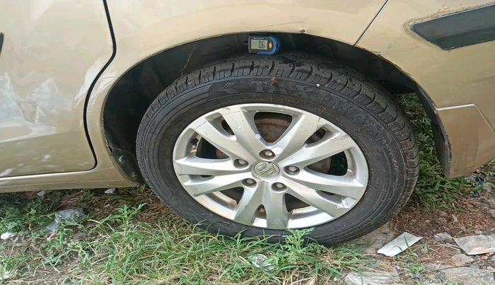 2016 Maruti Ertiga ZXI, Petrol, Manual, 93,292 km, tyre