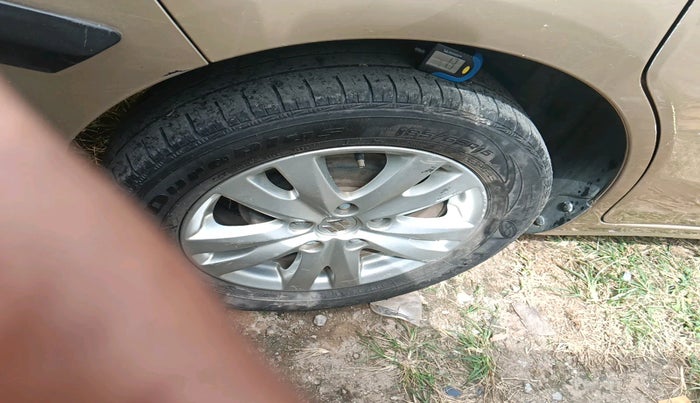 2016 Maruti Ertiga ZXI, Petrol, Manual, 93,292 km, tyre