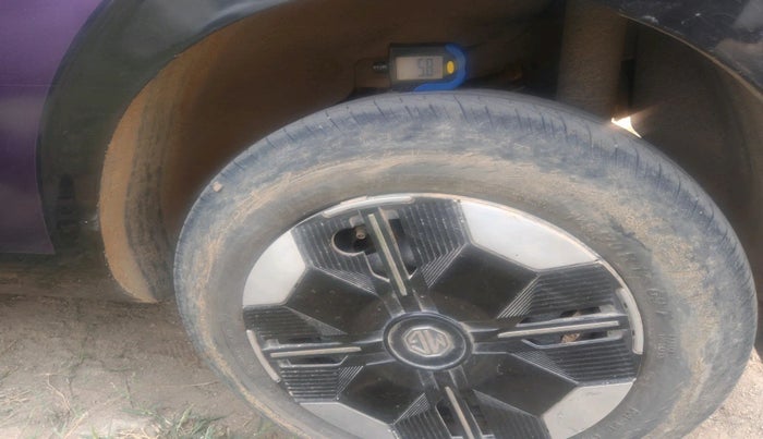 2023 MG COMET PLUSH, Electric, Automatic, 32,144 km, tyre