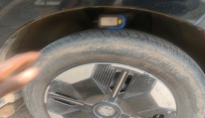 2023 MG COMET PLUSH, Electric, Automatic, 32,144 km, tyre