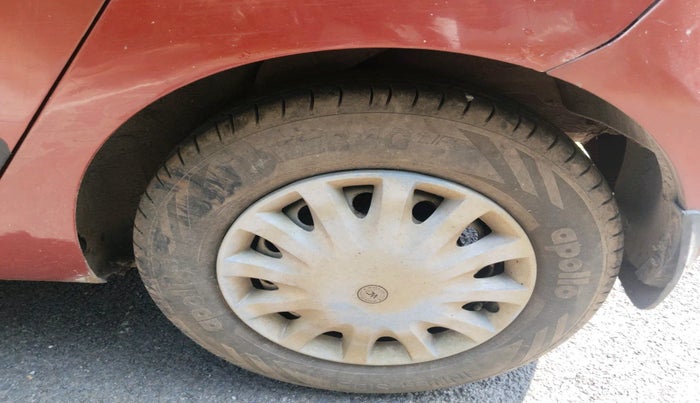 2011 Hyundai i10 MAGNA 1.2, Petrol, Manual, 68,958 km, tyre