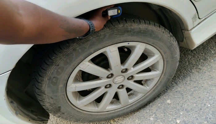 2010 Maruti SX4 ZXI, Petrol, Manual, 1,26,208 km, tyre