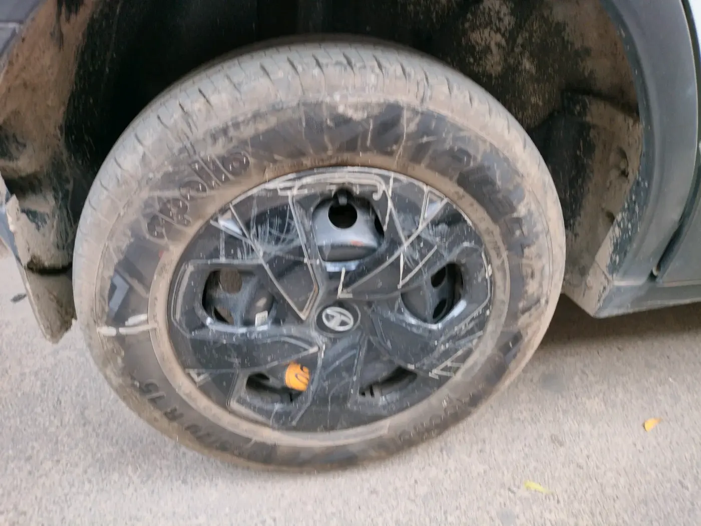 2023 Tata PUNCH PURE MT, Petrol, Manual, 15,764 km, tyre