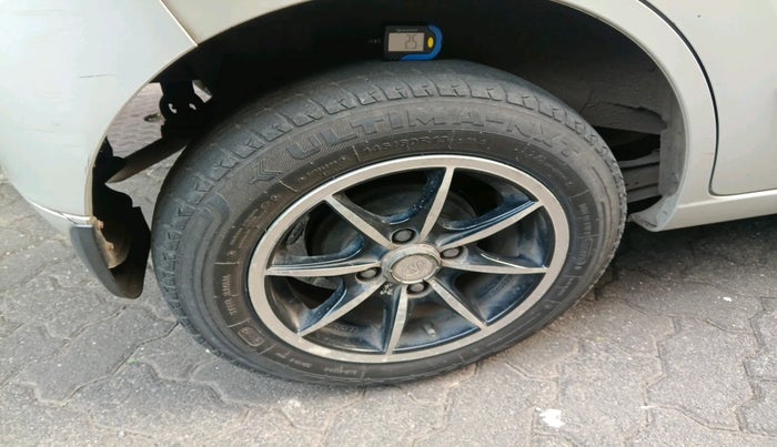 2012 Maruti Wagon R 1.0 LXI, Petrol, Manual, 60,793 km, tyre