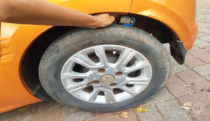 2017 Tata Tiago XZA PETROL, Petrol, Automatic, 66,546 km, tyre