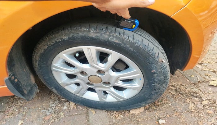 2017 Tata Tiago XZA PETROL, Petrol, Automatic, 66,546 km, tyre