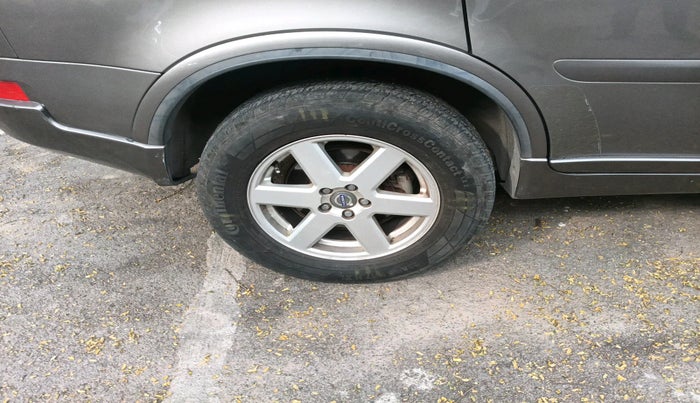 2011 Volvo XC 90 D5 AWD, Diesel, Automatic, 1,20,289 km, tyre