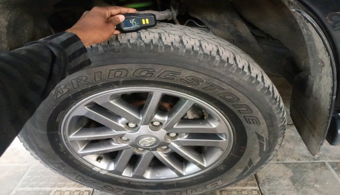 2012 Toyota Fortuner 3.0 4X2 AT, Diesel, Automatic, 1,35,508 km, tyre