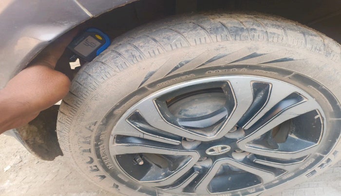 2019 Tata Tiago XZA PETROL, Petrol, Automatic, 36,979 km, tyre