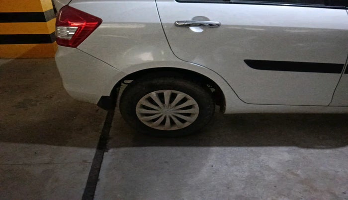 2016 Maruti Swift Dzire VXI, Petrol, Manual, 70,123 km, tyre