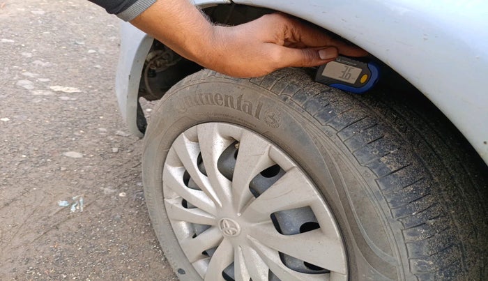 2011 Toyota Etios G, Petrol, Manual, 72,737 km, tyre