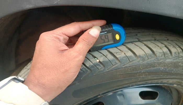 2018 Renault Kwid CLIMBER 1.0 AMT, Petrol, Automatic, 38,978 km, tyre