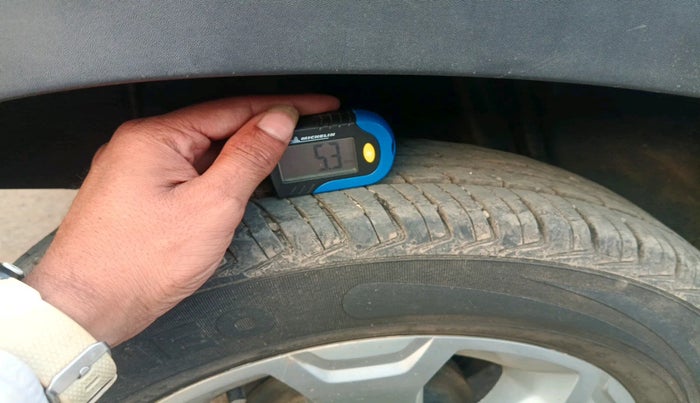 2018 Renault Kwid CLIMBER 1.0 AMT, Petrol, Automatic, 38,978 km, tyre