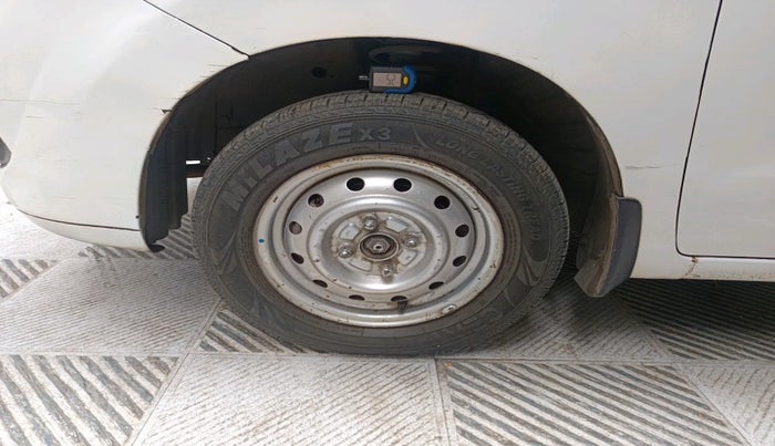 2011 Maruti Wagon R 1.0 LXI CNG, Petrol, Manual, 1,06,191 km, tyre