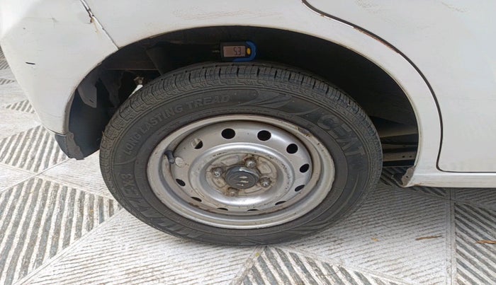 2011 Maruti Wagon R 1.0 LXI CNG, Petrol, Manual, 1,06,191 km, tyre