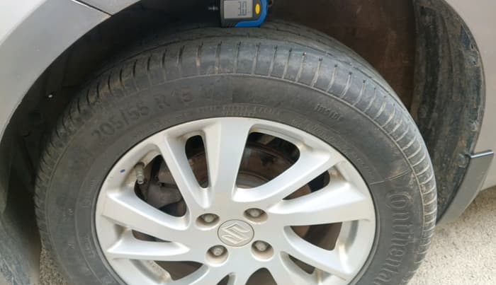 2013 Maruti Swift ZXI, Petrol, Manual, 76,276 km, tyre