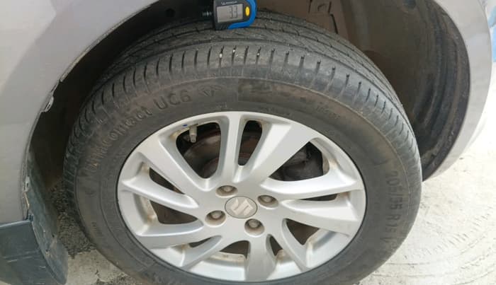 2013 Maruti Swift ZXI, Petrol, Manual, 76,276 km, tyre