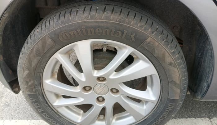 2013 Maruti Swift ZXI, Petrol, Manual, 76,276 km, tyre