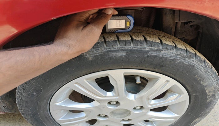 2017 Tata Tiago XZA PETROL, Petrol, Automatic, 1,01,721 km, tyre