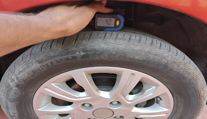 2017 Tata Tiago XZA PETROL, Petrol, Automatic, 1,01,721 km, tyre