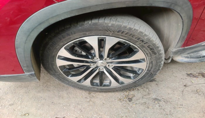 2021 MG HECTOR PLUS SHARP 1.5 PETROL TURBO HYBRID MT 6-STR, Petrol, Manual, 26,330 km, tyre