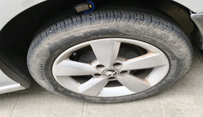 2016 Skoda Rapid AMBITION 1.6 MPI MT PLUS, Petrol, Manual, 87,082 km, tyre