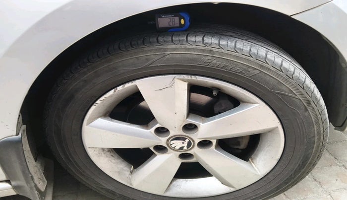 2016 Skoda Rapid AMBITION 1.6 MPI MT PLUS, Petrol, Manual, 87,082 km, tyre