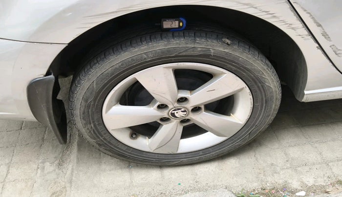 2016 Skoda Rapid AMBITION 1.6 MPI MT PLUS, Petrol, Manual, 87,082 km, tyre