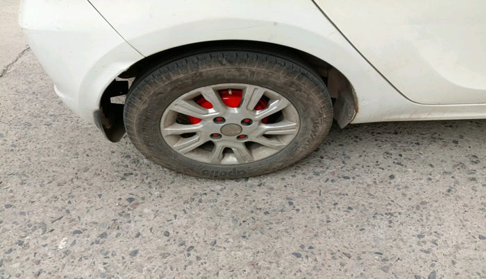 2018 Tata Tiago XZ PETROL, Petrol, Manual, 99,386 km, tyre