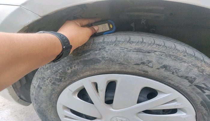 2015 Maruti Swift VXI, Petrol, Manual, 48,351 km, tyre