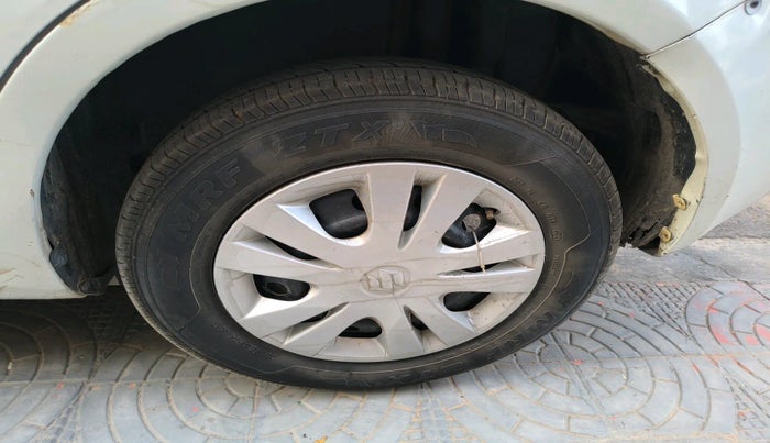 2012 Maruti Swift Dzire VDI, Diesel, Manual, 1,71,133 km, tyre