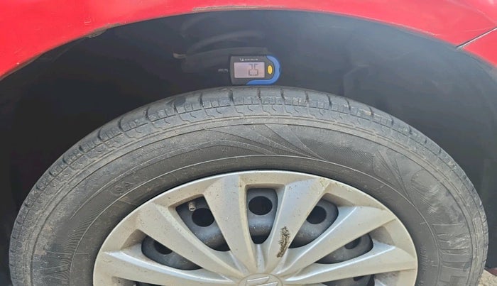 2012 Maruti Swift VDI, Diesel, Manual, 1,55,070 km, tyre