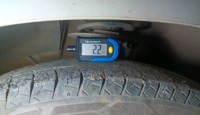 2018 Maruti Swift VDI, Diesel, Manual, 2,76,985 km, tyre